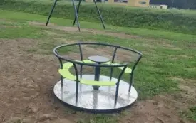 Doposażenie placu zabaw w miejscowości Lotyń 4